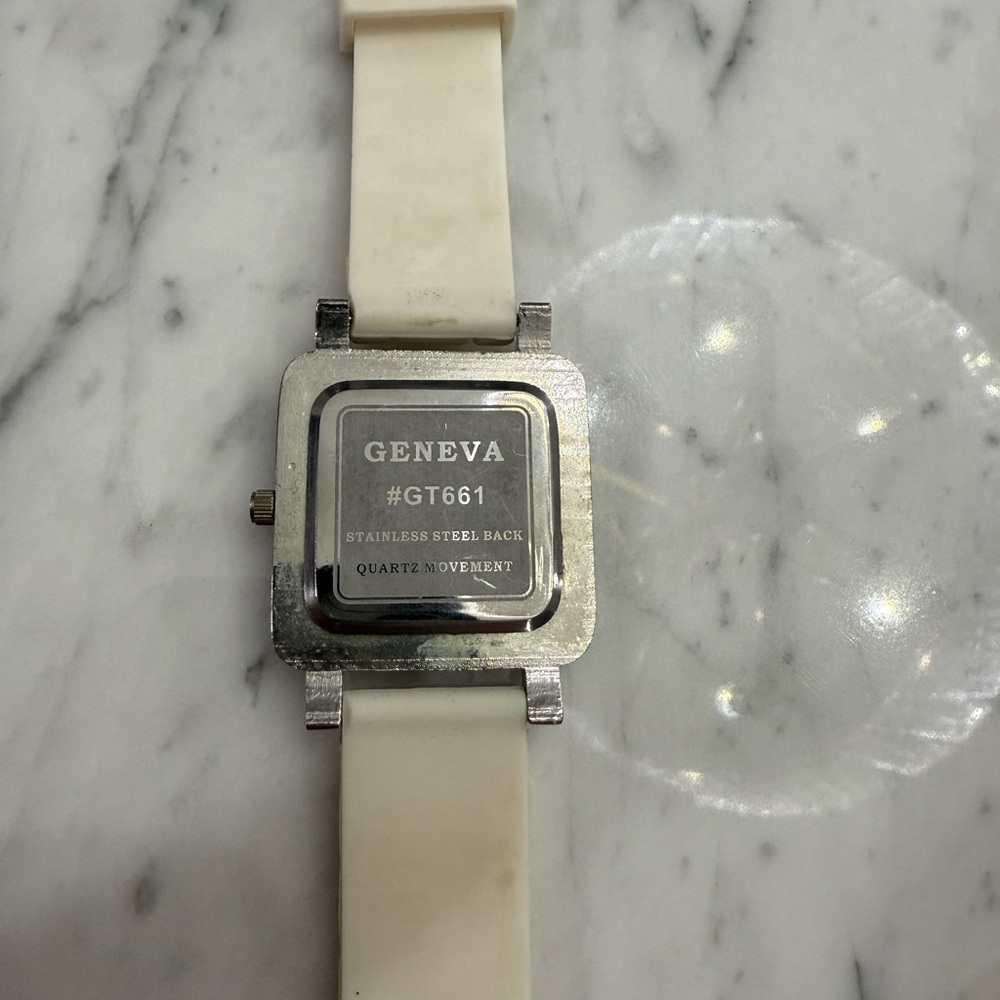 NEW Geneva Watch Quartz Cream Tortoiseshell  Rhinestone Silicone Band Works 9" - Picture 3 of 5